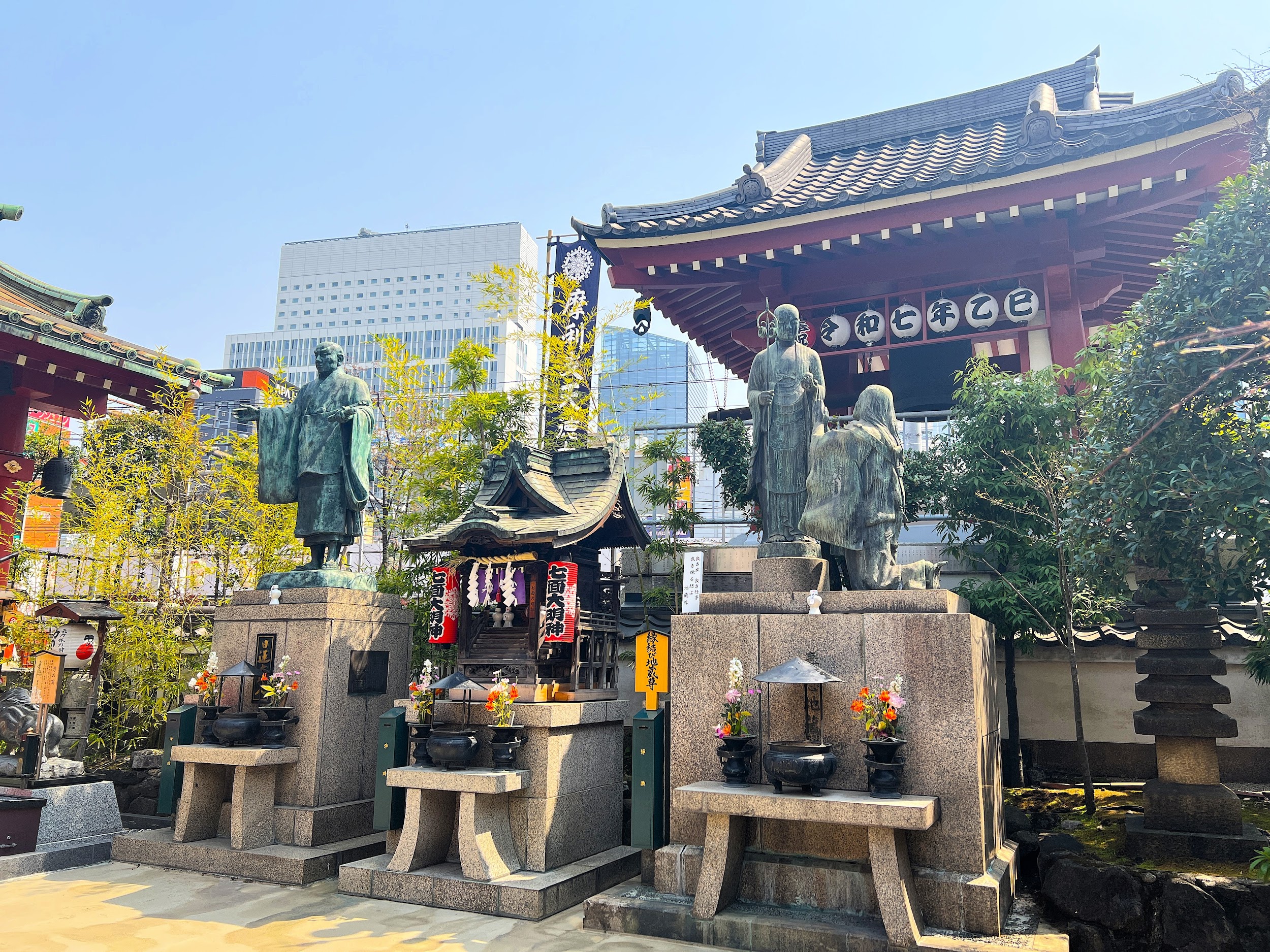 アメ横商店街_日蓮宗妙宣山徳大寺