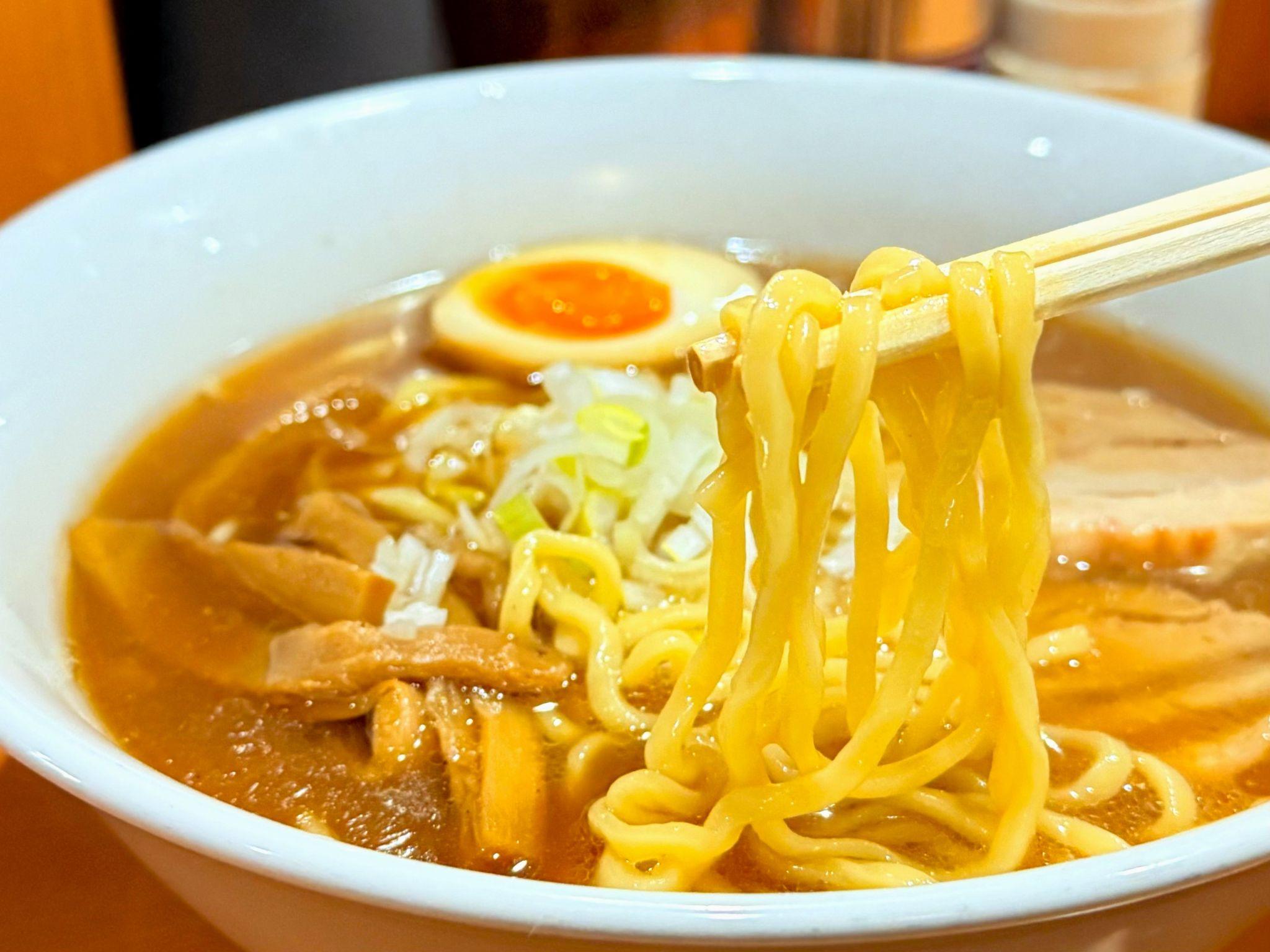 らーめん 忍者_中華そばの麺
