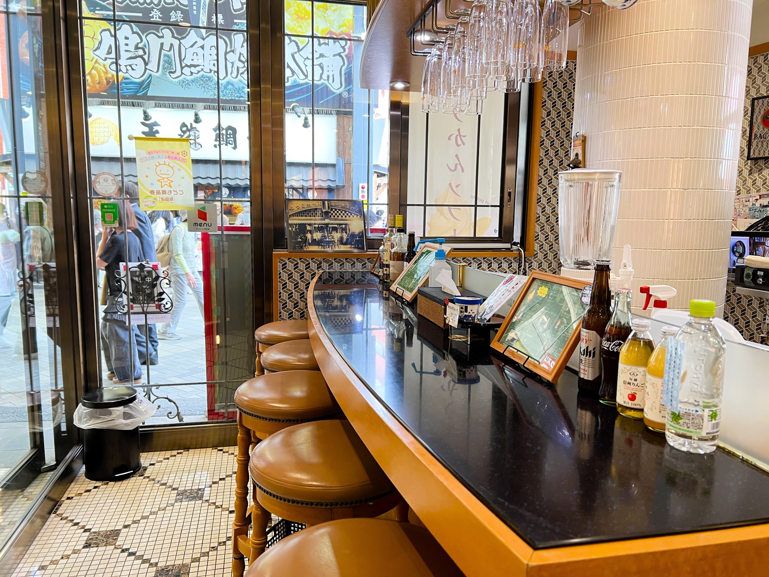 舟和 本店_バーのカウンター席