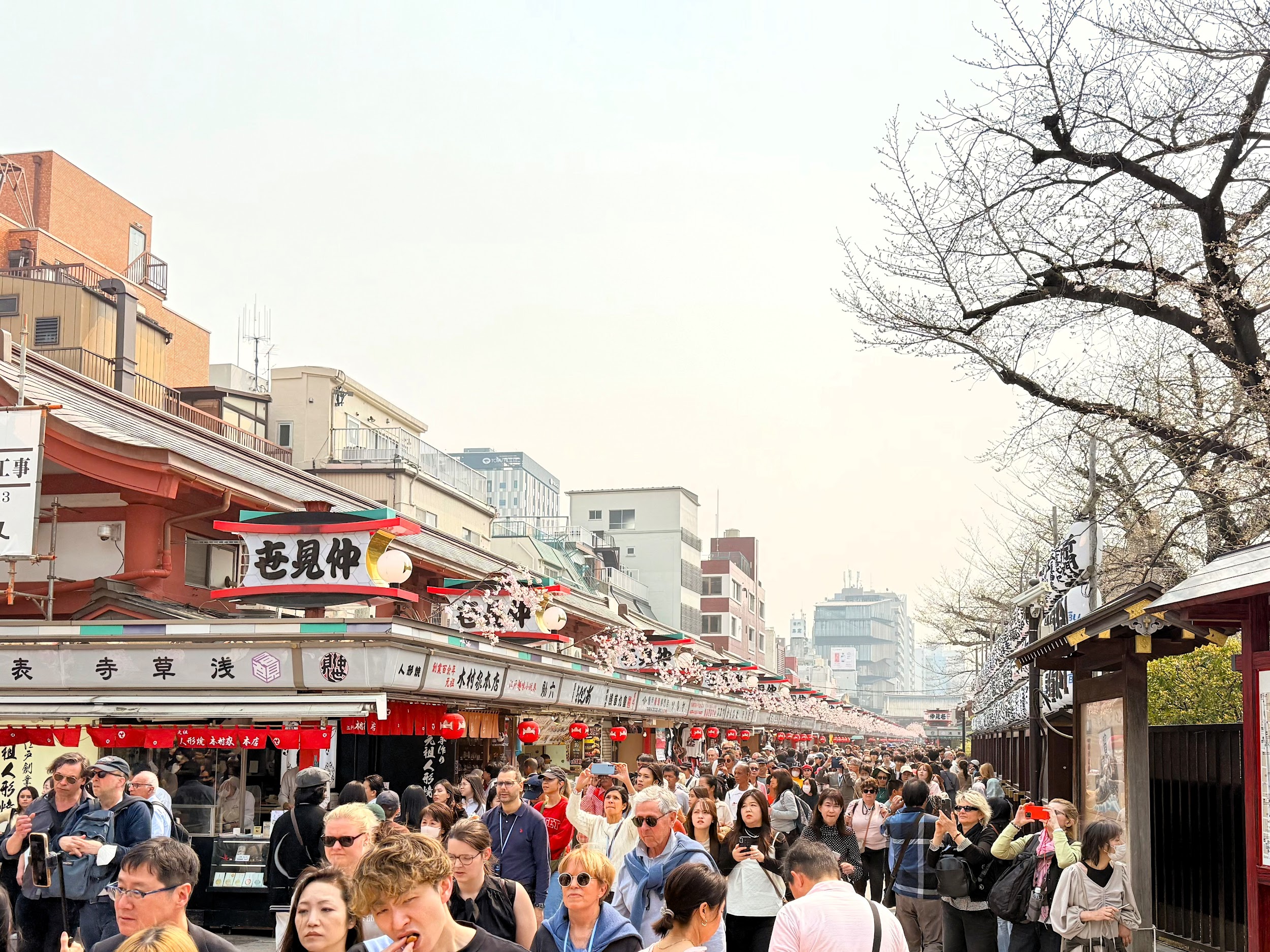 仲見世商店街