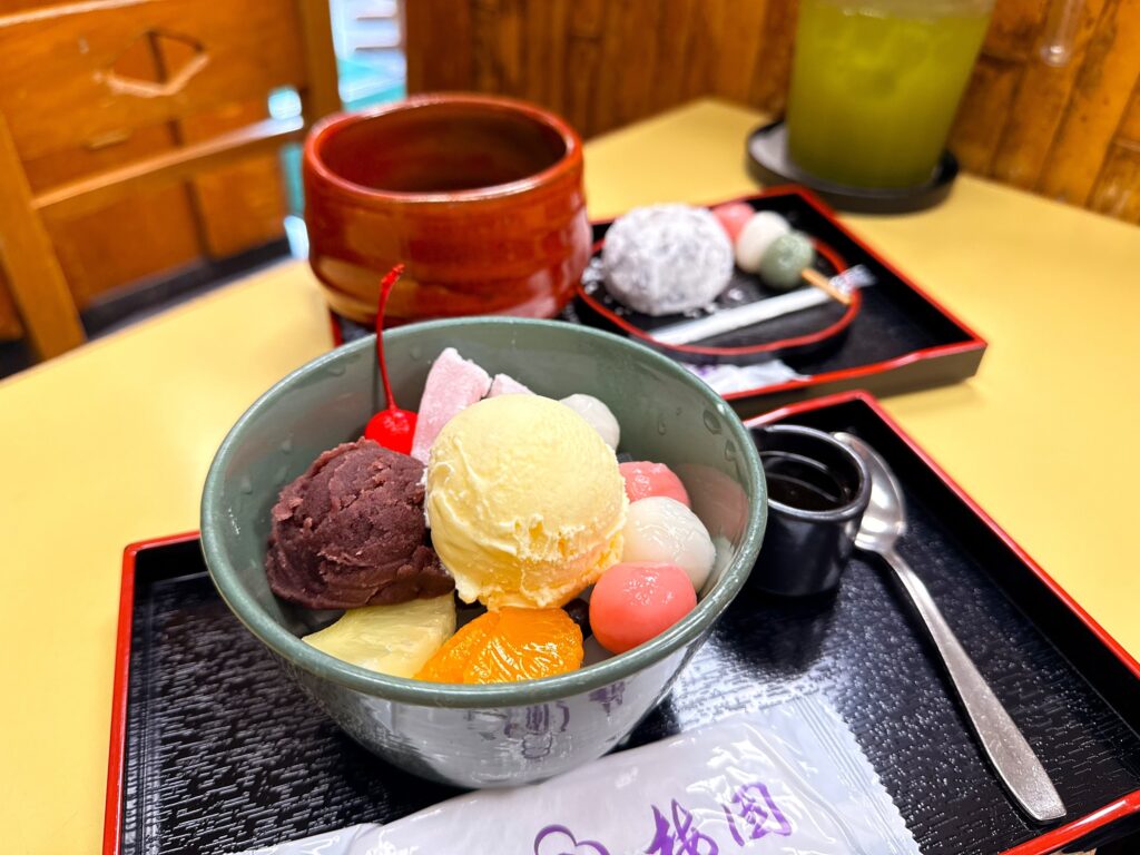 梅園 浅草本店_白玉クリームあんみつ
