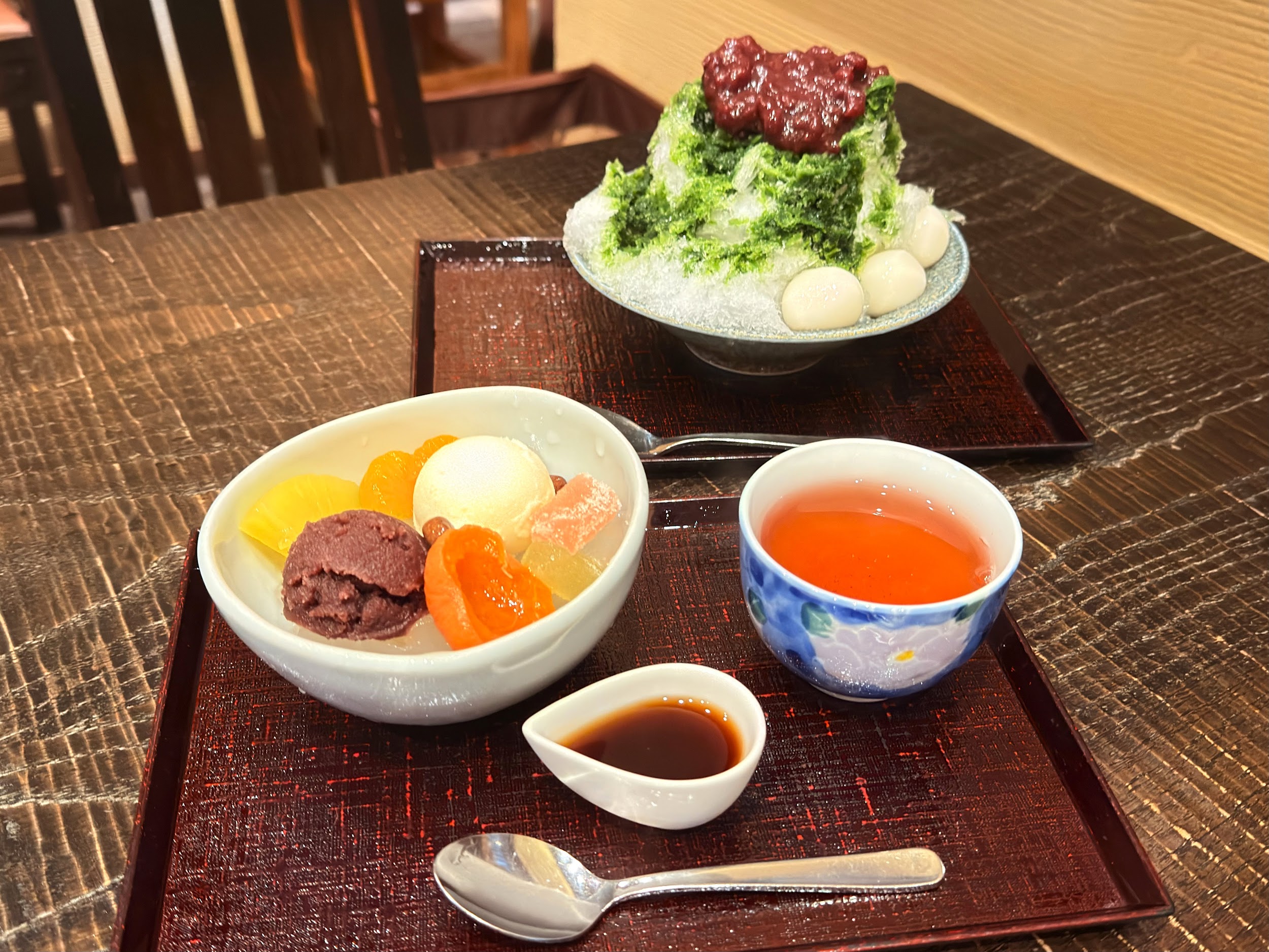甘味処 西山_「クリームあんみつ」と「ひんやり白玉抹茶あずき」