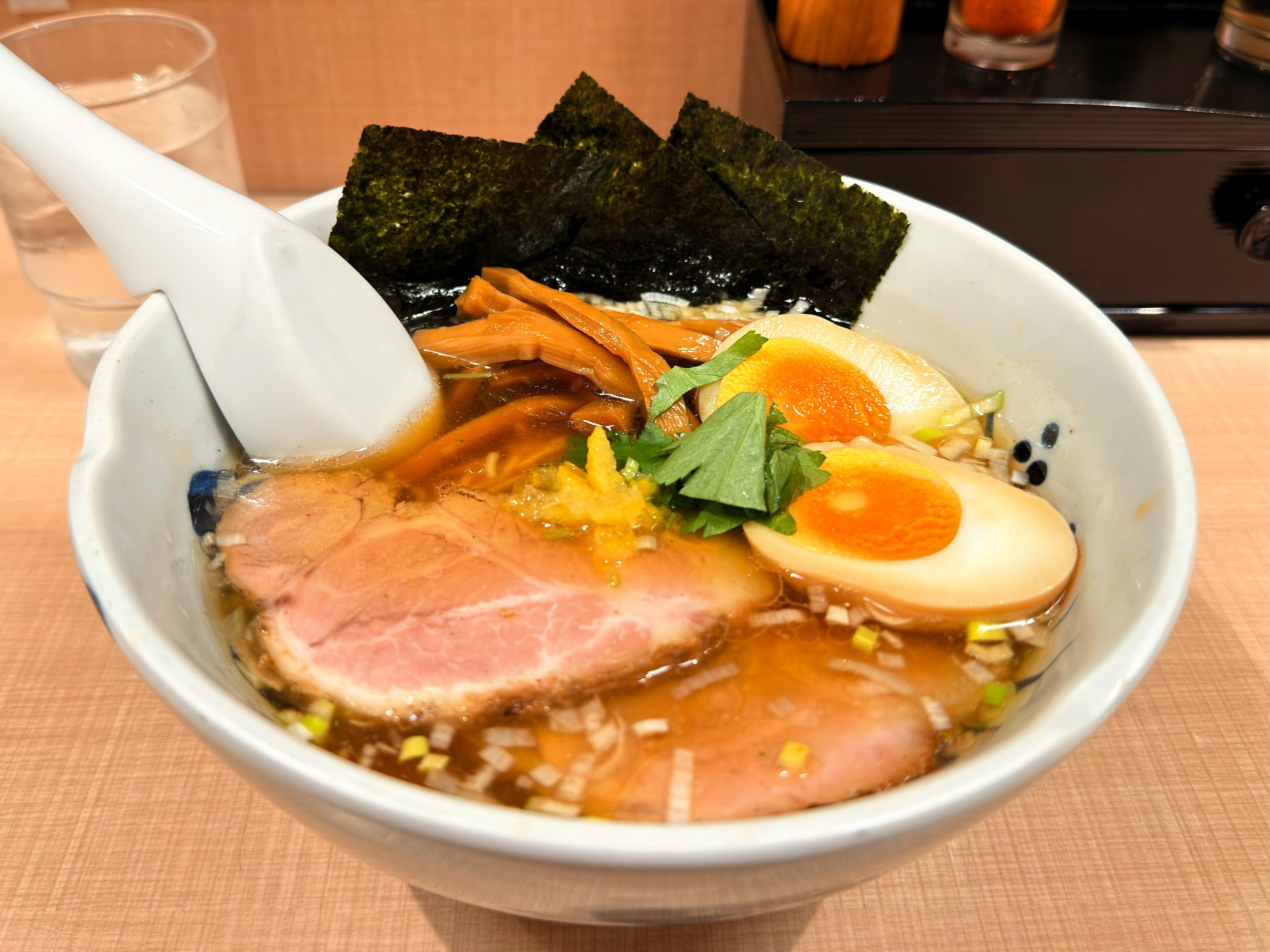 浅草名代らーめん与ろゐ屋_特製らーめん(全部のせ)