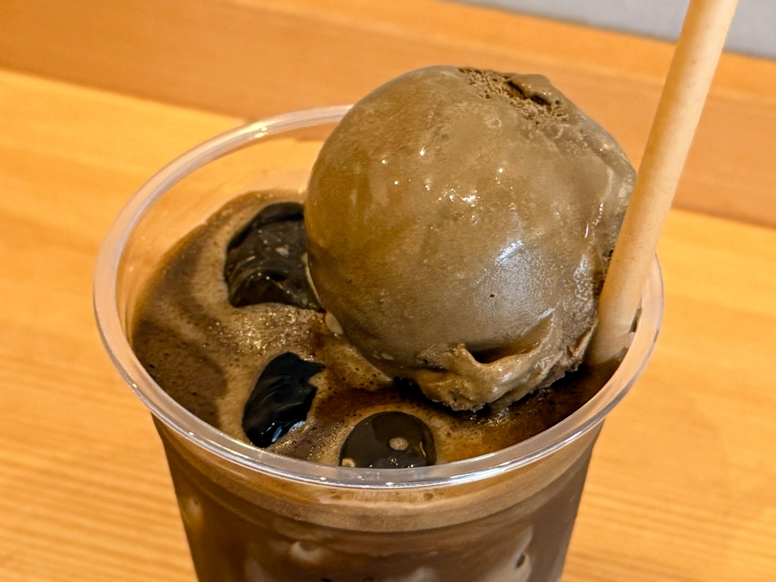 八十八 浅草_八十八 浅草_「ほうじ茶ラテ」にほうじ茶アイスクリームトッピング