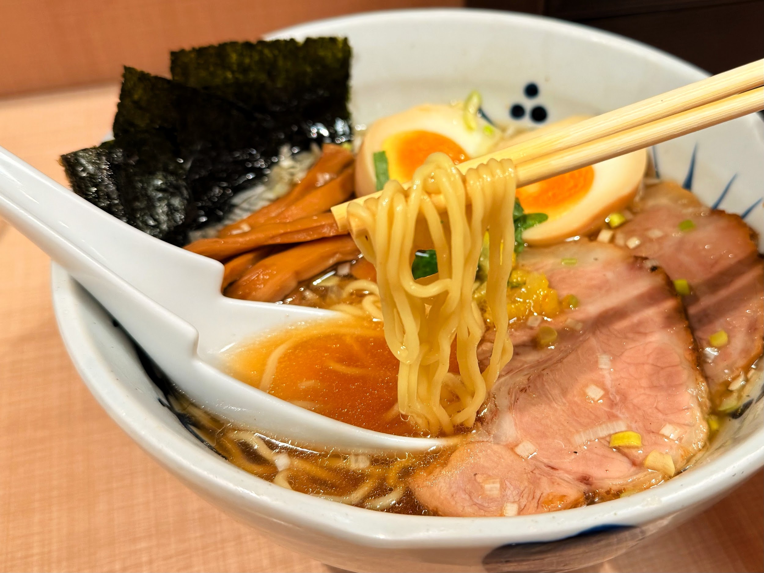 浅草名代らーめん与ろゐ屋_特製らーめん(全部のせ)
