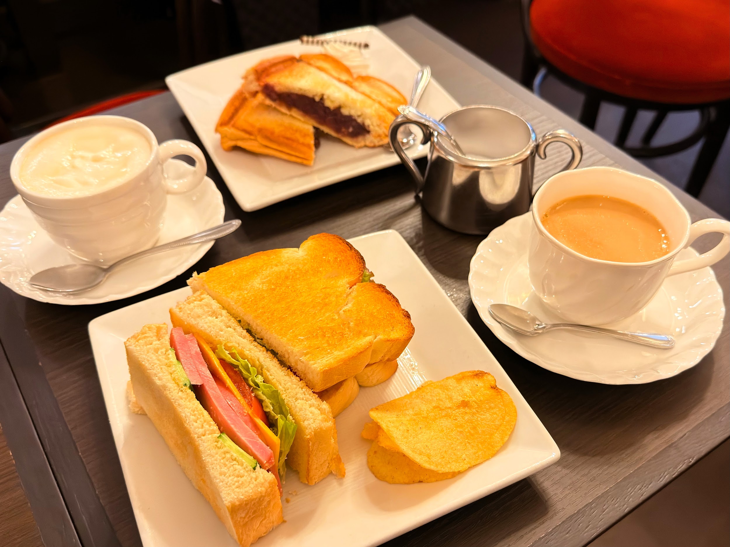 ローヤル珈琲店 本店_「ロワイヤル珈琲」と「クリーミィロワイヤル」