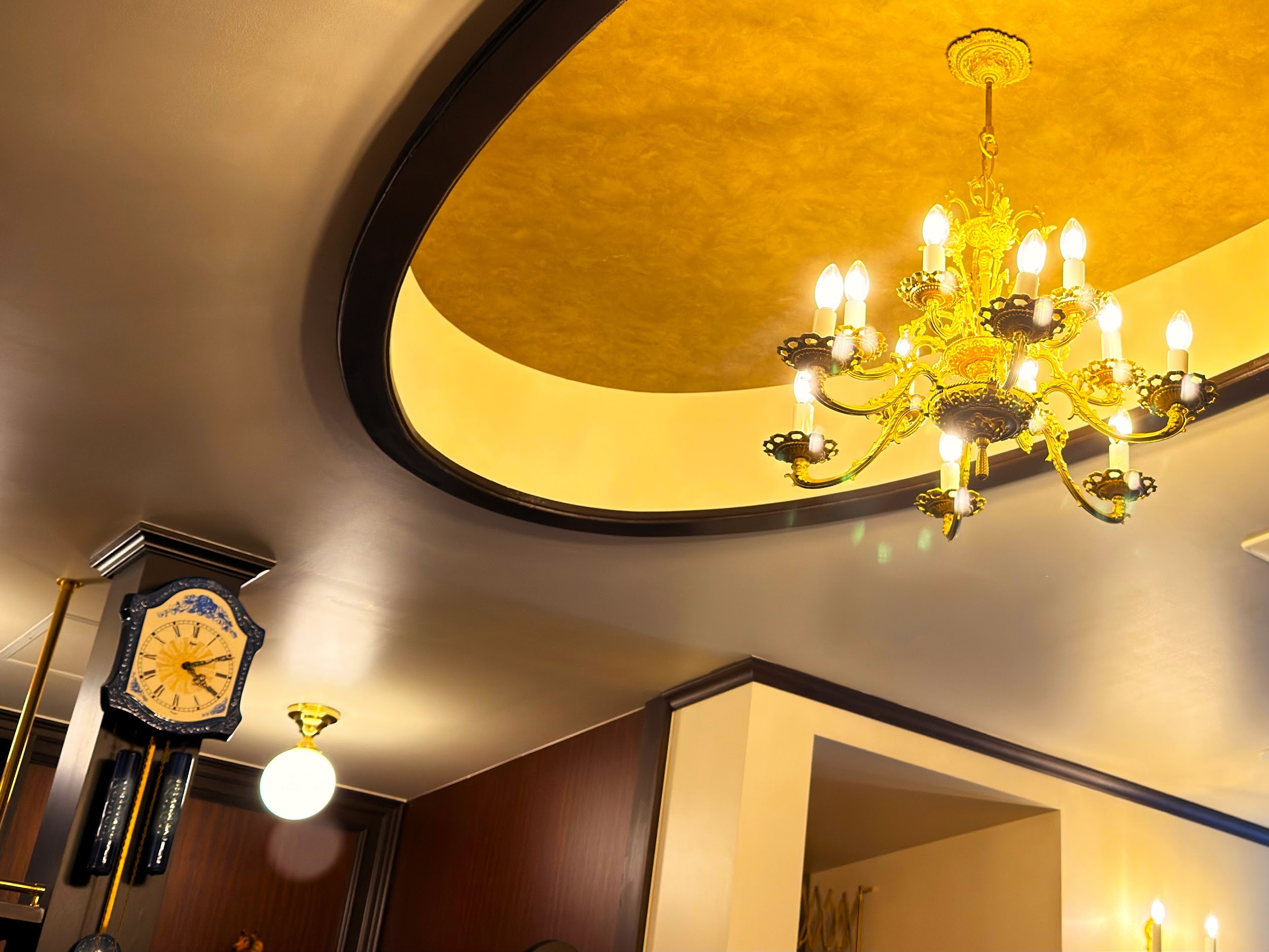 ローヤル珈琲店 本店_シャンデリア