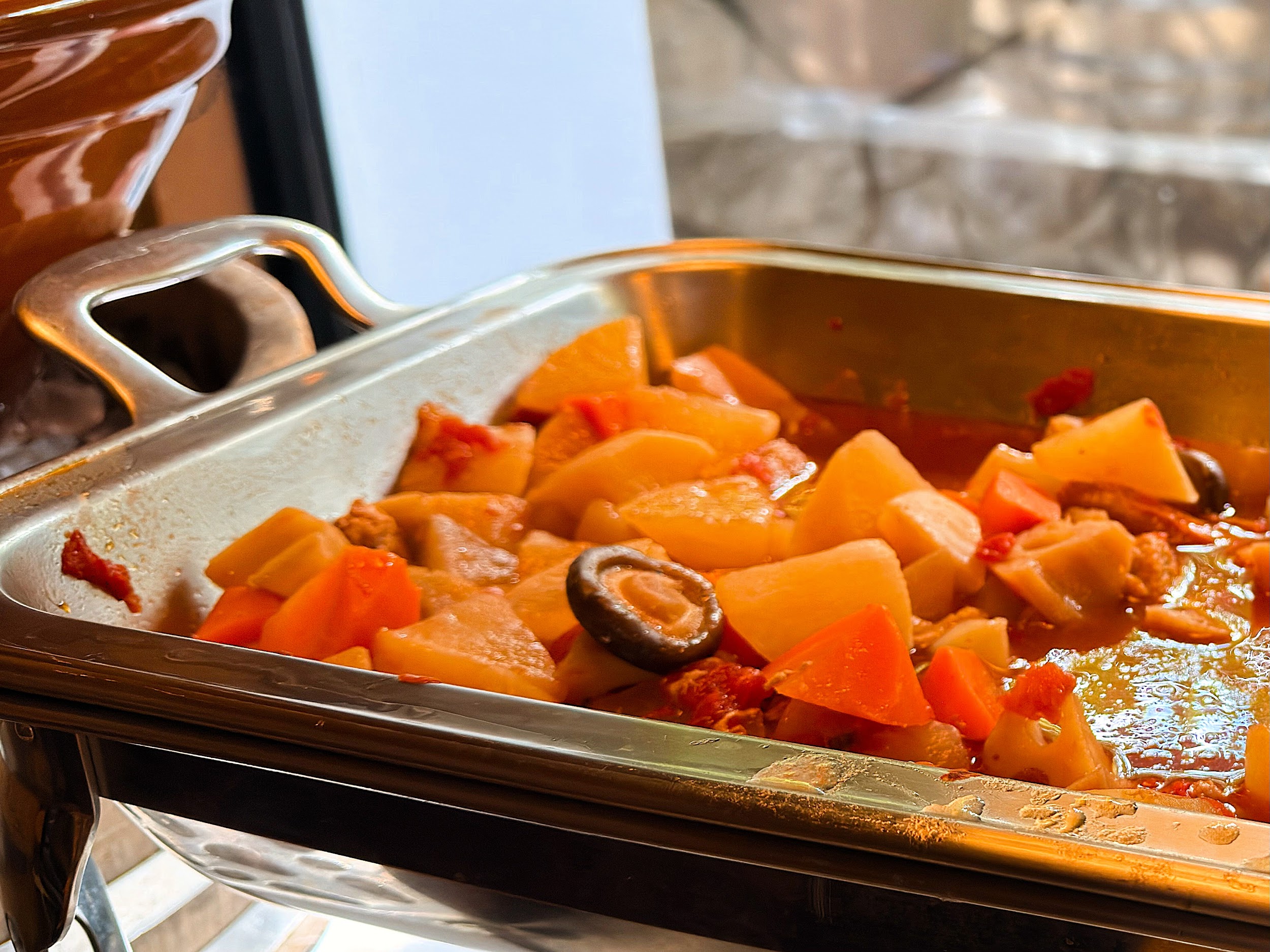 浅草むぎとろ 本店_鶏肉と根菜のトマト煮込み