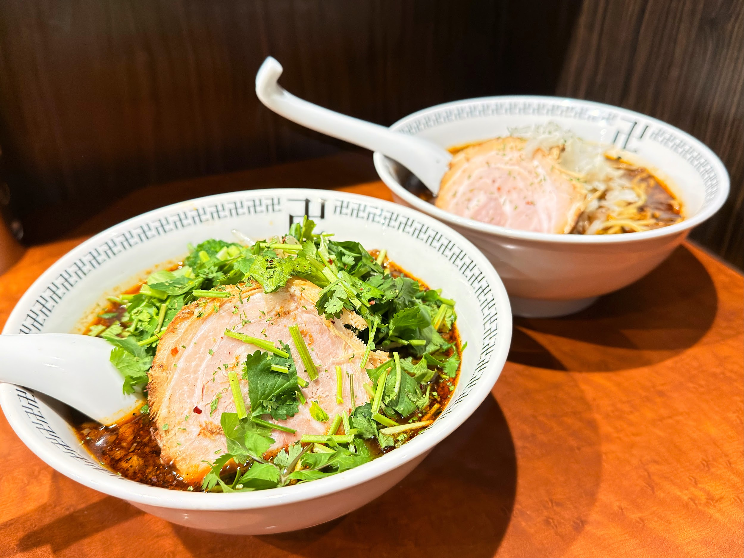 スパイス・ラー麺 卍力 秋葉原店_「スパイス・パクチーラー麺」と「スパイス・ラー麺」