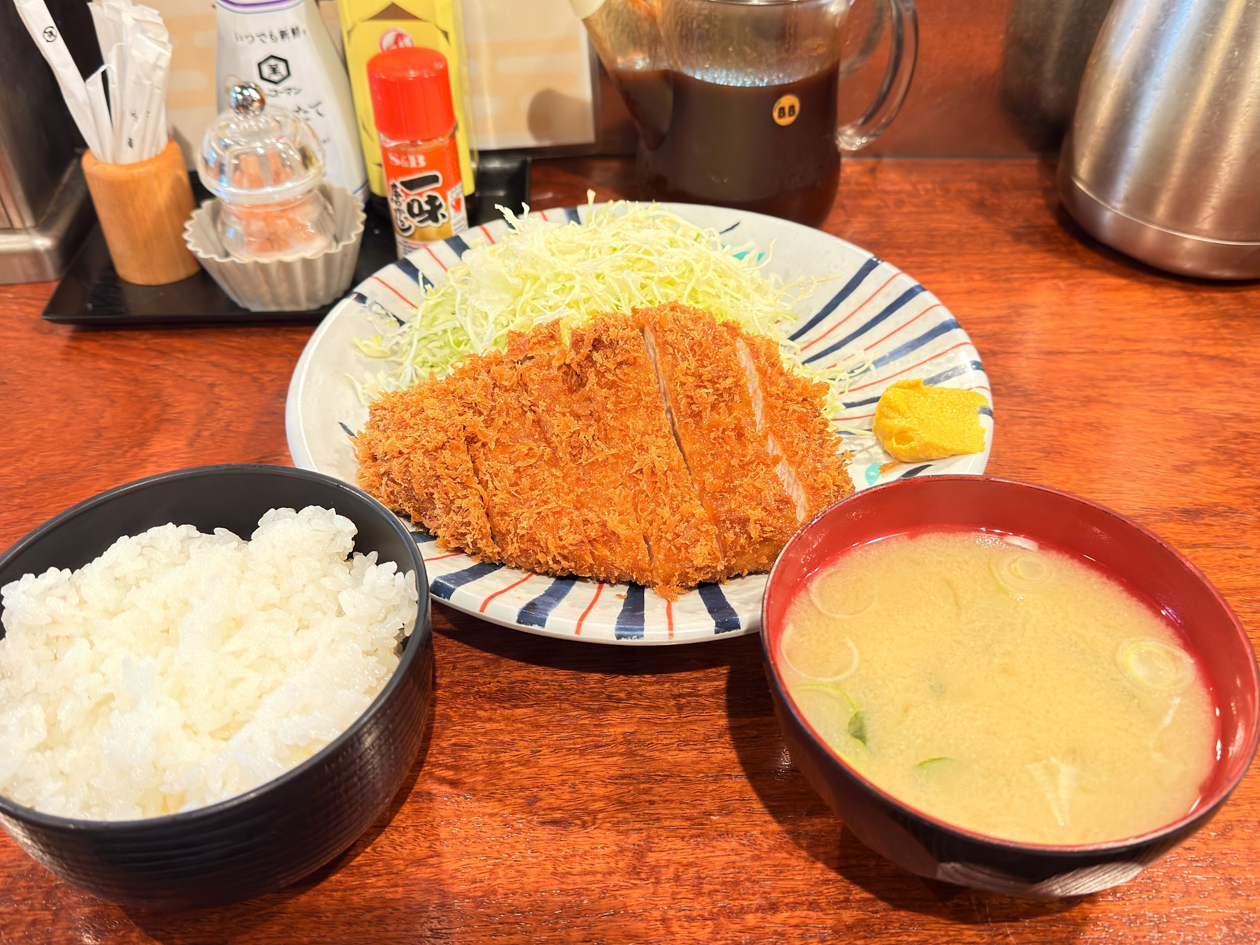 かつ進 三組坂下外神田店_とんかつ定食