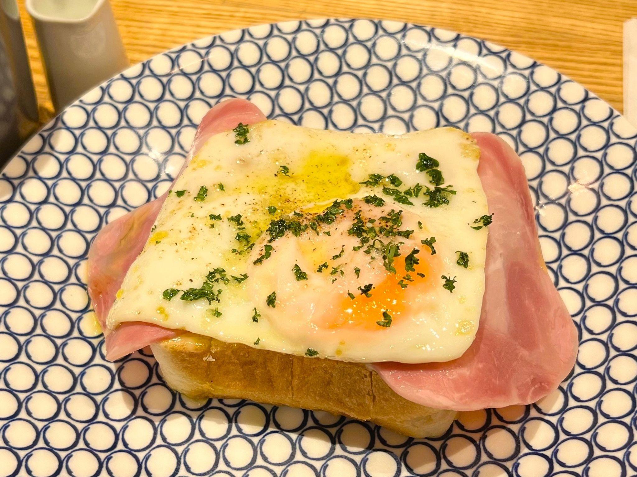 ペリカンカフェ_ハム目玉焼きトースト