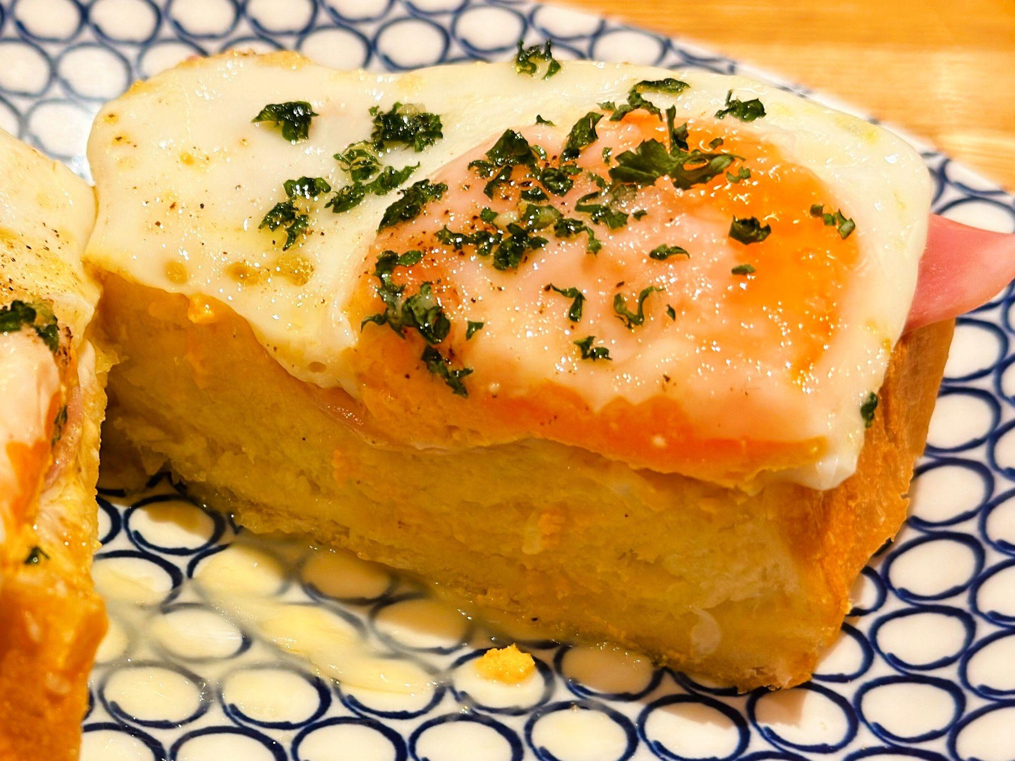 ペリカンカフェ_ハム目玉焼きトースト