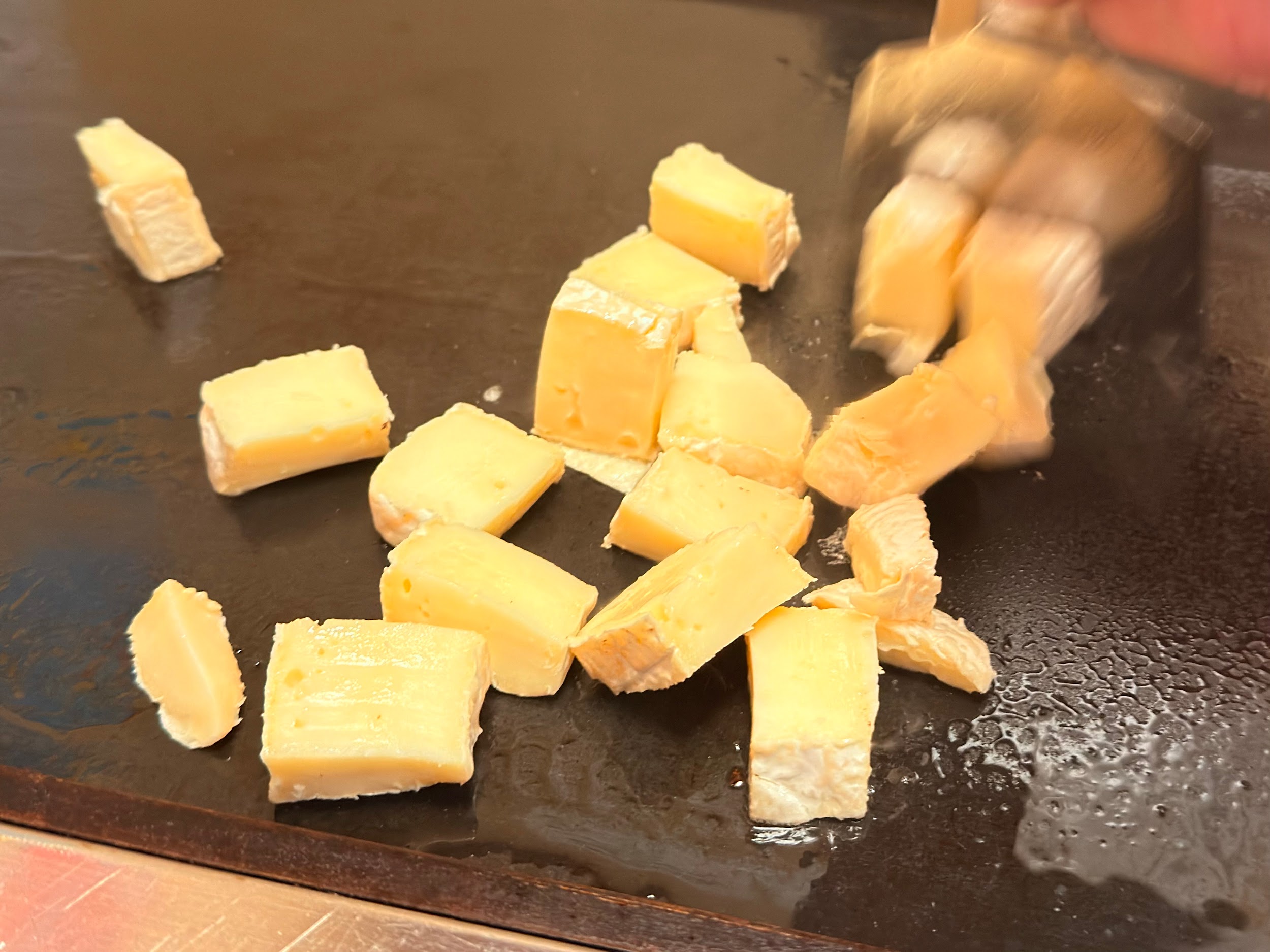 六文銭 本店_カマンベールチーズ