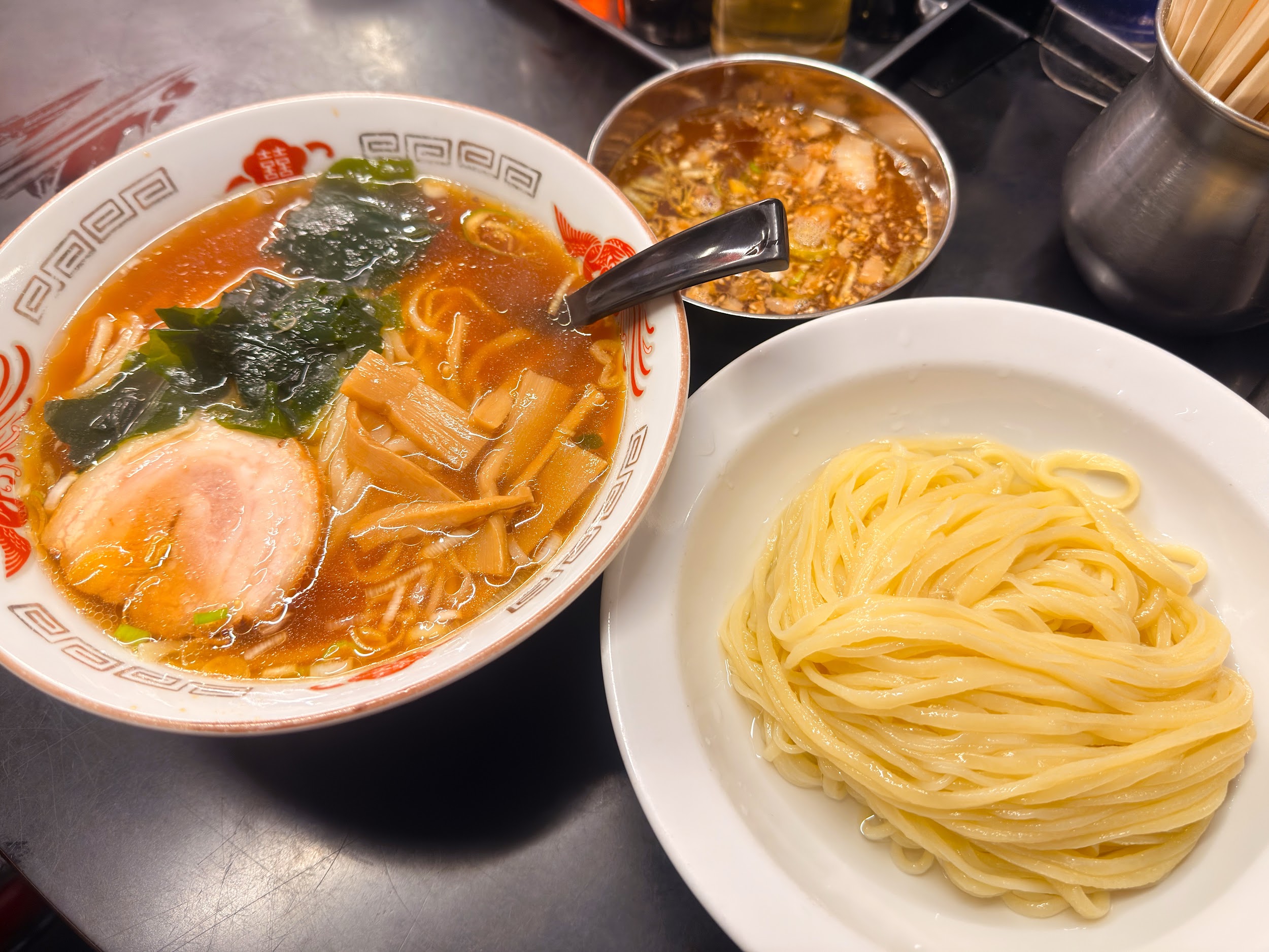 中国手打拉麺 馬賊_「ラーメン」と「つけ麺」