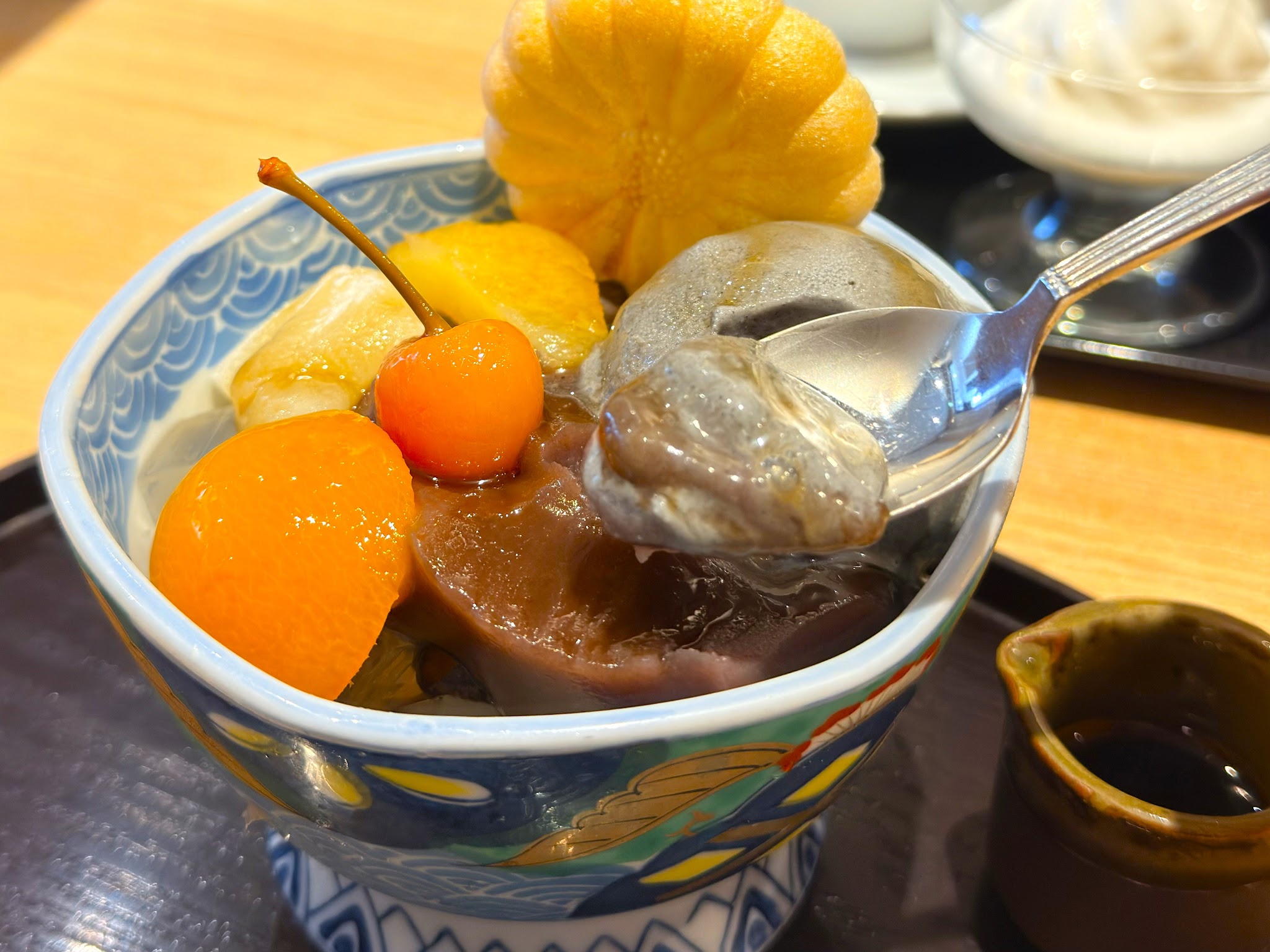 甘味茶房 菊丸_黒ゴマクリームあんみつ